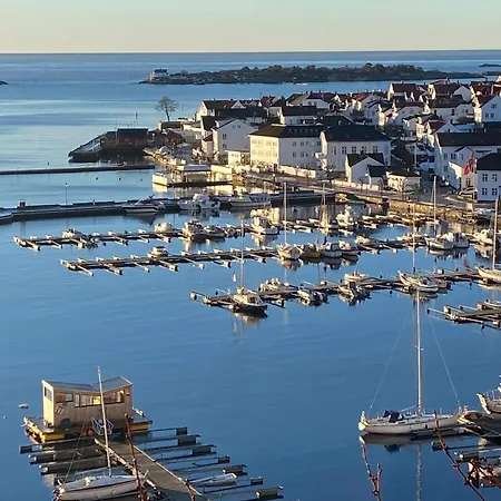 Apartment I Sentrum Risor
